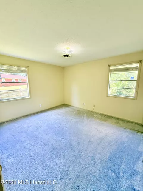 Bedroom - 1584 Vance Rd, Grenada, MS 38901 photo 2 of 6