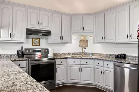 Kitchen - 13163 Us-98, Lucedale, MS 39452 photo 3 of 6