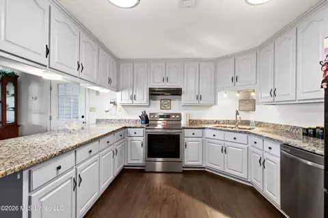 Kitchen - 13163 Us-98, Lucedale, MS 39452 photo 4 of 6