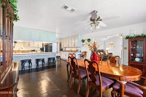 Dining - 13163 Us-98, Lucedale, MS 39452 photo 3 of 3