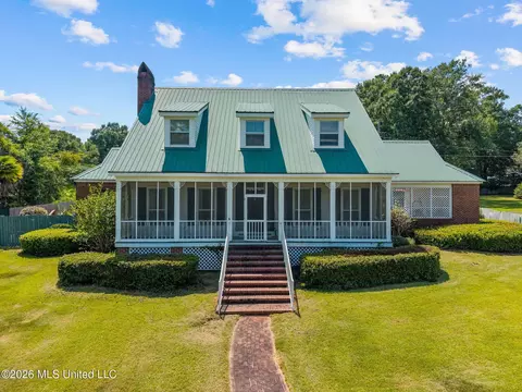212 Hillman Rd, Poplarville, MS 39470