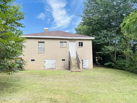 Exterior - 406 S Washington St, Brookhaven, MS 39601 photo 4 of 6
