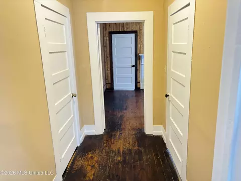Entry Way - 406 S Washington St, Brookhaven, MS 39601 photo 1 of 1