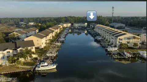 2421 Beachview Dr #B16, Ocean Springs, MS 39564