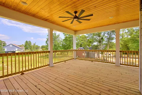 Exterior - 10113 Bald Eagle Dr, Biloxi, MS 39532 photo 6 of 9