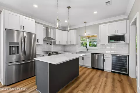 Kitchen - 10113 Bald Eagle Dr, Biloxi, MS 39532 photo 1 of 5