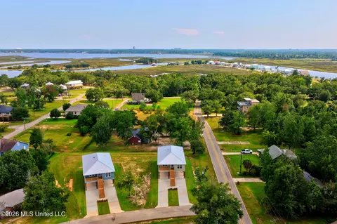 View/Area - 10113 Bald Eagle Dr, Biloxi, MS 39532 photo 1 of 6