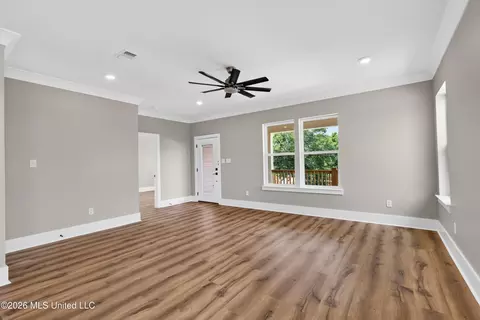 Living - 10113 Bald Eagle Dr, Biloxi, MS 39532 photo 3 of 3