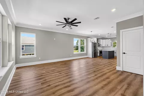 Living - 10113 Bald Eagle Dr, Biloxi, MS 39532 photo 1 of 3