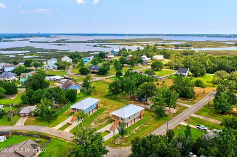 View/Area - 10113 Bald Eagle Dr, Biloxi, MS 39532 photo 2 of 6