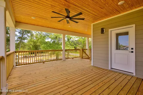 Exterior - 10113 Bald Eagle Dr, Biloxi, MS 39532 photo 7 of 9