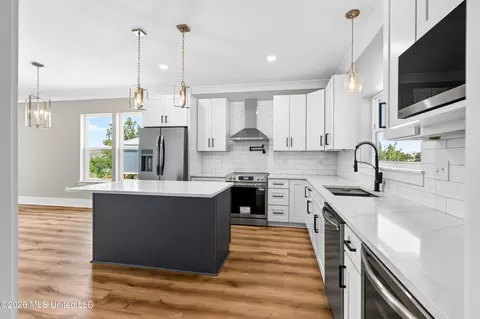 Kitchen - 10113 Bald Eagle Dr, Biloxi, MS 39532 photo 5 of 5