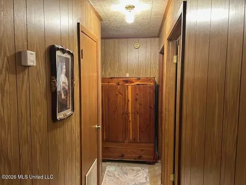 Entry Way - 145 S Beech St, Bude, MS 39630 photo 1 of 2