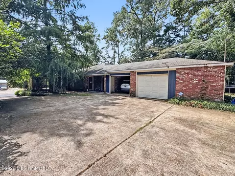 Exterior - 155 Homochitto St, Natchez, MS 39120 photo 2 of 4