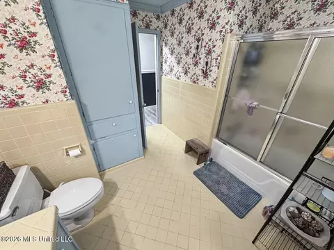 Bath - 155 Homochitto St, Natchez, MS 39120 photo 2 of 5