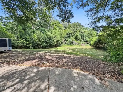 Exterior - 155 Homochitto St, Natchez, MS 39120 photo 3 of 4
