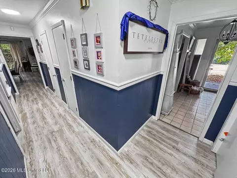 Entry Way - 155 Homochitto St, Natchez, MS 39120 photo 3 of 4
