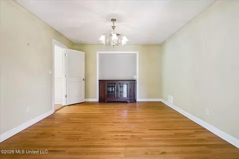 Living - 2304 Hwy 72, Lamar, MS 38642 photo 6 of 6