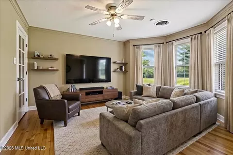 Living - 2304 Hwy 72, Lamar, MS 38642 photo 5 of 6