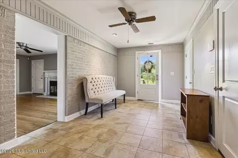 Entry Way - 2304 Hwy 72, Lamar, MS 38642 photo 2 of 4