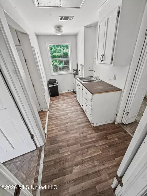 Entry Way - 579 Liberty Rd, Natchez, MS 39120 photo 1 of 3