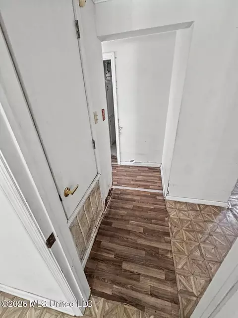 Entry Way - 579 Liberty Rd, Natchez, MS 39120 photo 3 of 3