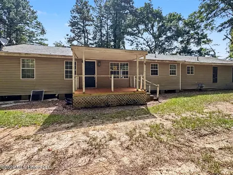 Exterior - 579 Liberty Rd, Natchez, MS 39120 photo 4 of 5