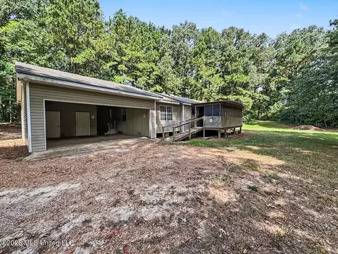 Exterior - 579 Liberty Rd, Natchez, MS 39120 photo 2 of 5