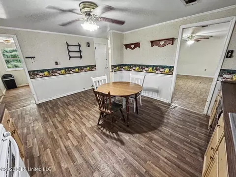 Dining - 579 Liberty Rd, Natchez, MS 39120 photo 1 of 1