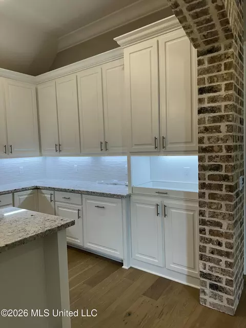 Kitchen - 414 Old Maple Cv, Madison, MS 39110 photo 2 of 5
