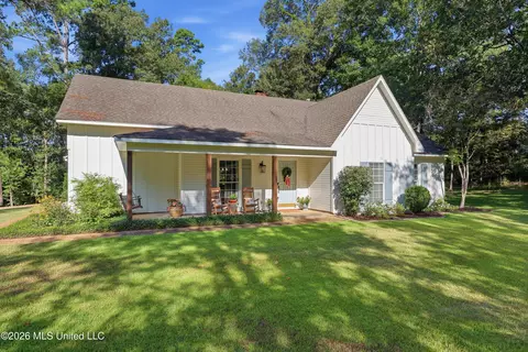 Exterior - 403 Warwick Rd, Clinton, MS 39056 photo 3 of 18