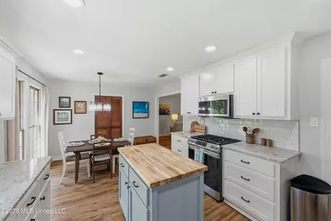 Kitchen - 403 Warwick Rd, Clinton, MS 39056 photo 3 of 4