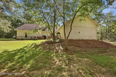 Exterior - 403 Warwick Rd, Clinton, MS 39056 photo 16 of 18