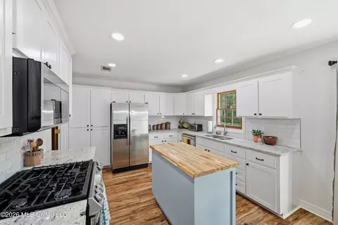 Kitchen - 403 Warwick Rd, Clinton, MS 39056 photo 1 of 4