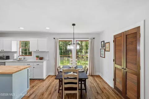 Dining - 403 Warwick Rd, Clinton, MS 39056 photo 1 of 4