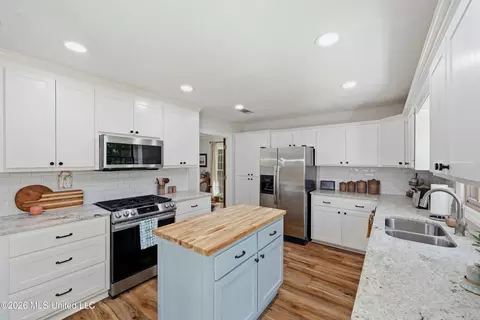 Kitchen - 403 Warwick Rd, Clinton, MS 39056 photo 2 of 4