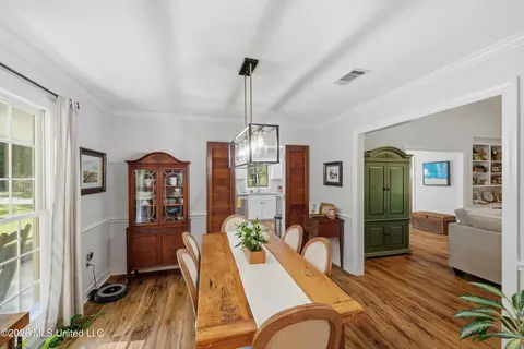 Dining - 403 Warwick Rd, Clinton, MS 39056 photo 3 of 4