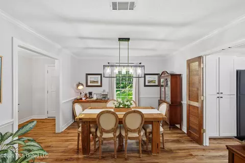 Dining - 403 Warwick Rd, Clinton, MS 39056 photo 4 of 4