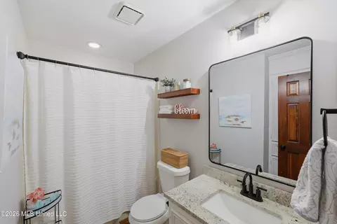 Bath - 403 Warwick Rd, Clinton, MS 39056 photo 3 of 3