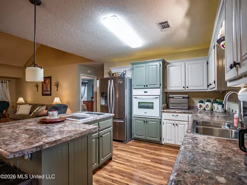 Kitchen - 556 Chickasaw Rd, Pope, MS 38658 photo 3 of 5