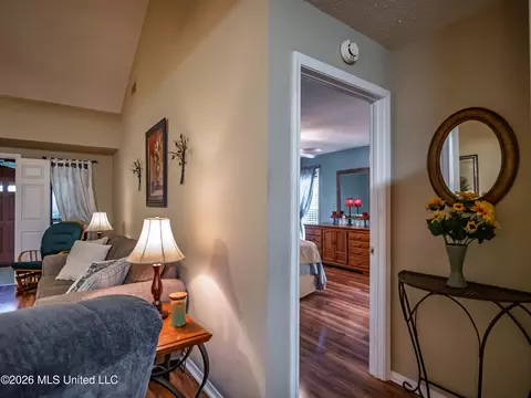 Entry Way - 556 Chickasaw Rd, Pope, MS 38658 photo 2 of 2