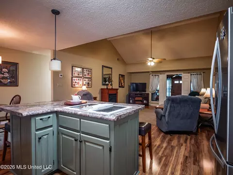 Kitchen - 556 Chickasaw Rd, Pope, MS 38658 photo 4 of 5