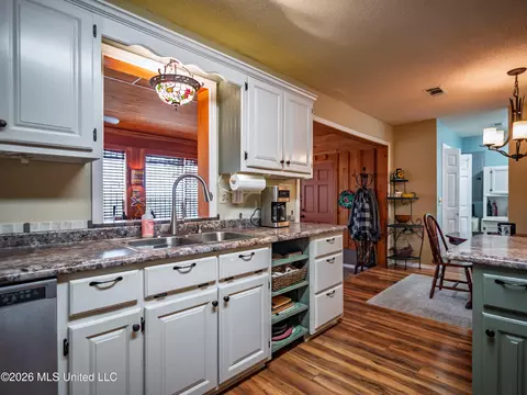 Kitchen - 556 Chickasaw Rd, Pope, MS 38658 photo 5 of 5
