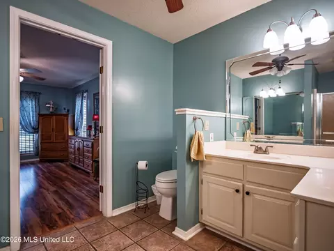Bath - 556 Chickasaw Rd, Pope, MS 38658 photo 4 of 5