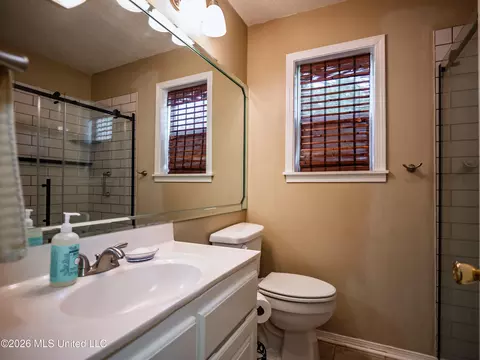 Bath - 556 Chickasaw Rd, Pope, MS 38658 photo 1 of 5