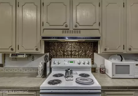 Kitchen - 4737 Sherbrook Dr, Jackson, MS 39212 photo 2 of 2