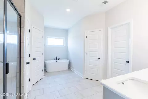 Entry Way - 7658 John Elliott Ln, Hernando, MS 38632 photo 4 of 4