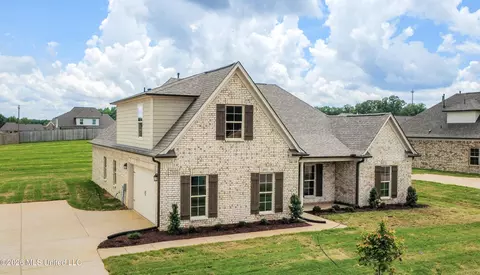 Exterior - 7658 John Elliott Ln, Hernando, MS 38632 photo 2 of 3