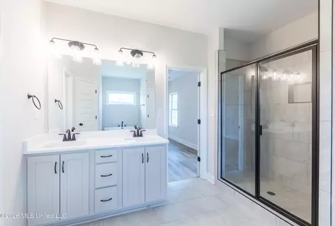 Bath - 7658 John Elliott Ln, Hernando, MS 38632 photo 1 of 3