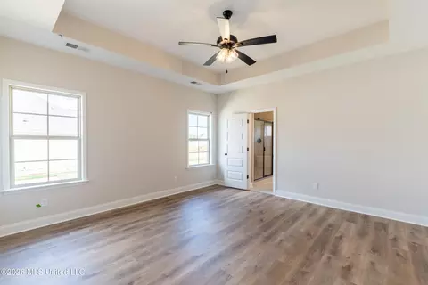 Entry Way - 7658 John Elliott Ln, Hernando, MS 38632 photo 3 of 4